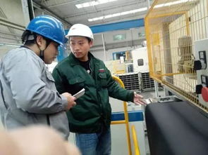 软饰车间邀请吸覆机厂家到厂指导，助力技术推广与效率提升